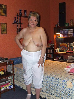 free heavy tits old lady lay milf pics