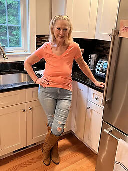 free porn mom less tight jeans