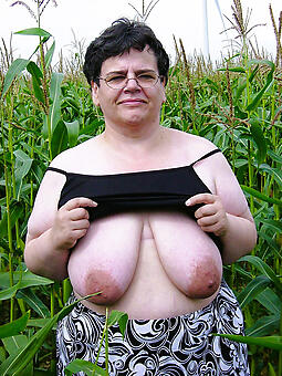 naked lady alfresco freebooting