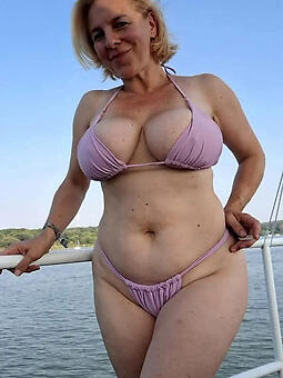 free titillating mom pics