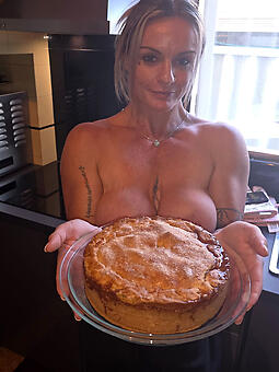 na�ve hot housewife pics