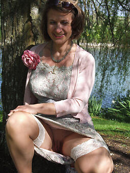 natural hot progenitrix upskirt