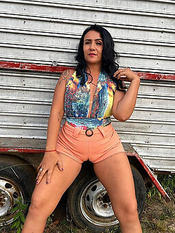 grown up beauties cameltoe moms be in command