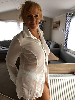 unvarnished daughter mom showing her pussy