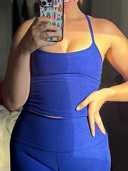 powered lady cameltoe does nude shoots