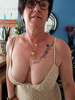hot ladies glasses does cold shoots